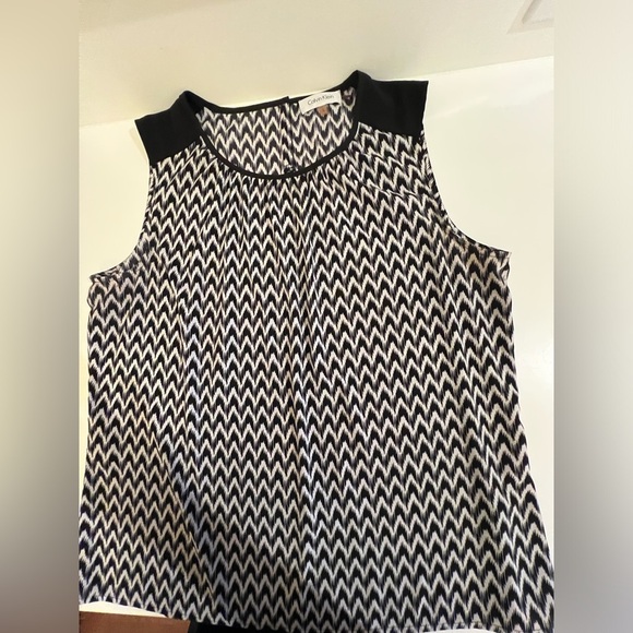 CALVIN KLEIN PULLOVER, WITH BACK SNAP OPENING. - Picture 1 of 5
